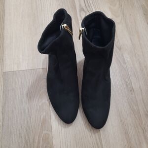 Unisa Black Faux Suede Ankle Boots Bootie Stretch Fit Zip Up Block Heel 7.5